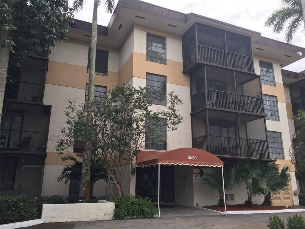 5530 NW 44th Street 318C, Lauderhill, FL 33319