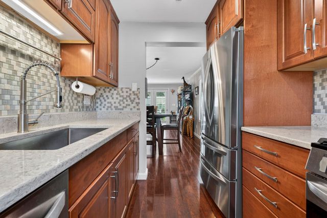 11 Sundown Drive D, Derry, NH 03038