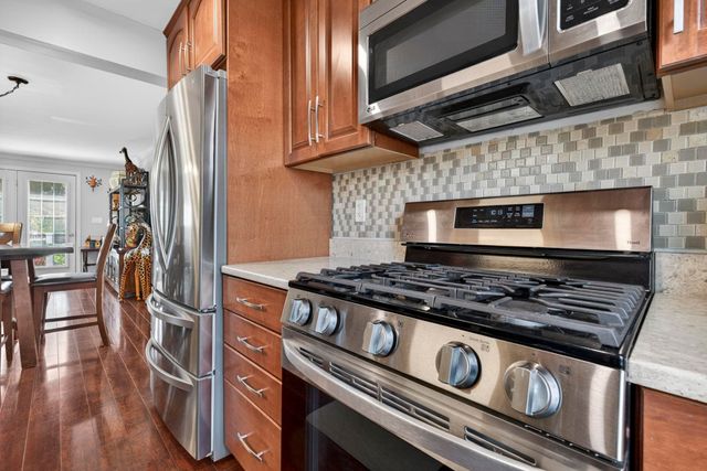 11 Sundown Drive D, Derry, NH 03038