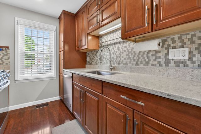 11 Sundown Drive D, Derry, NH 03038