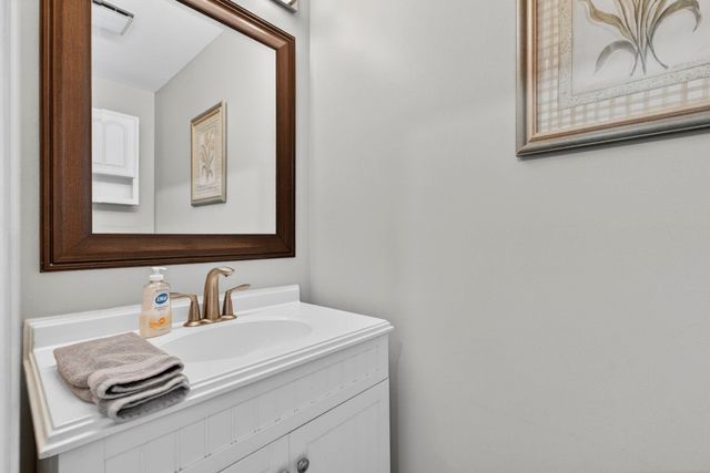 11 Sundown Drive D, Derry, NH 03038