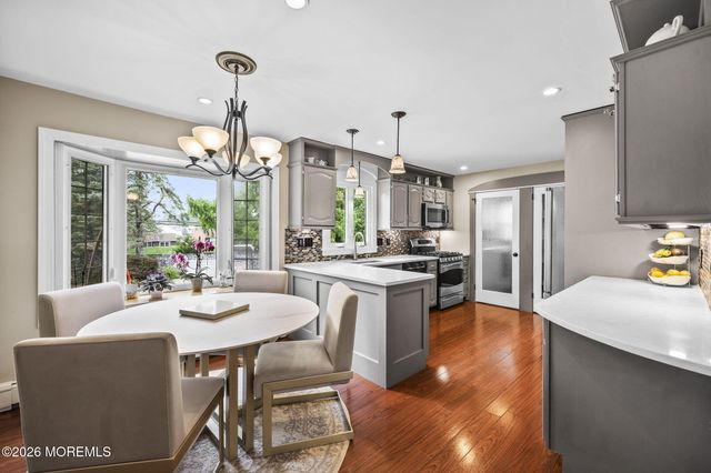24 Cannonade Drive W, Marlboro, NJ 07726