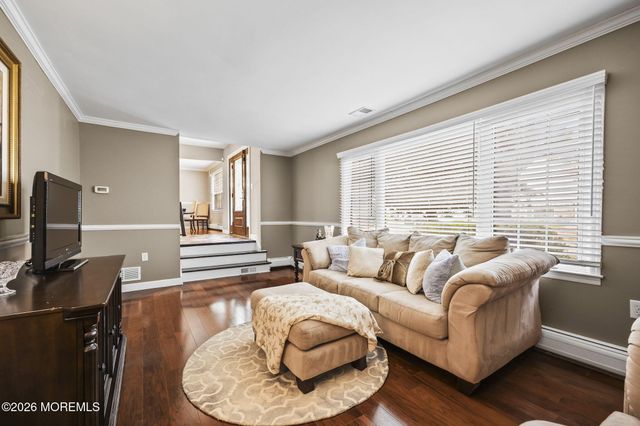 24 Cannonade Drive W, Marlboro, NJ 07726