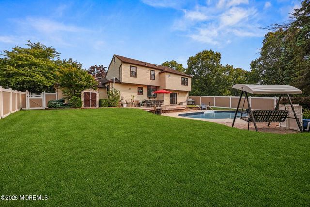24 Cannonade Drive W, Marlboro, NJ 07726