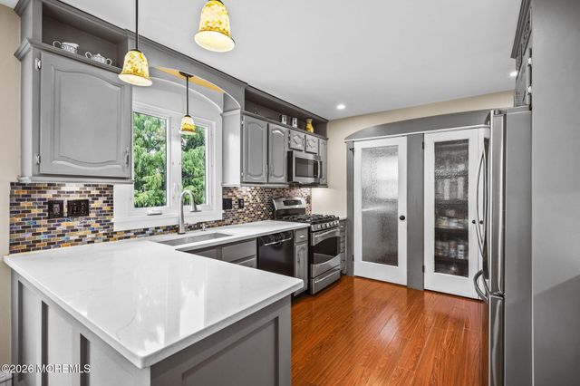 24 Cannonade Drive W, Marlboro, NJ 07726