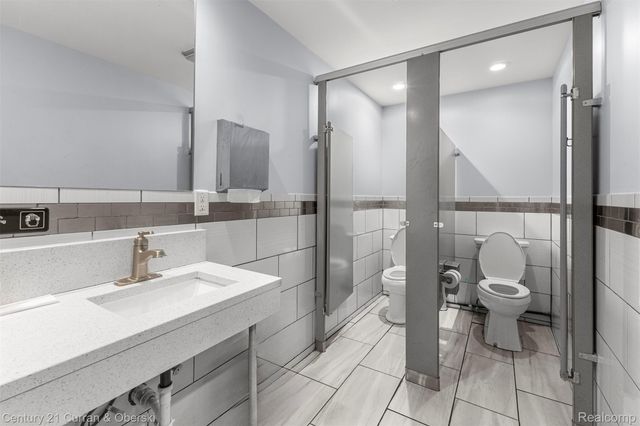 21350 Van Born Rd, Dearborn Heights, MI 48125
