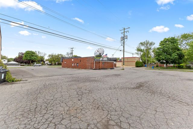 21350 Van Born Rd, Dearborn Heights, MI 48125
