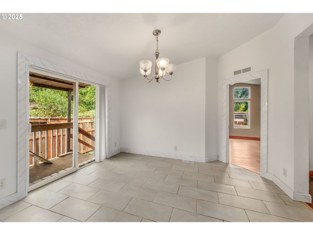 161 SOUTH Ave, Sutherlin, OR 97479