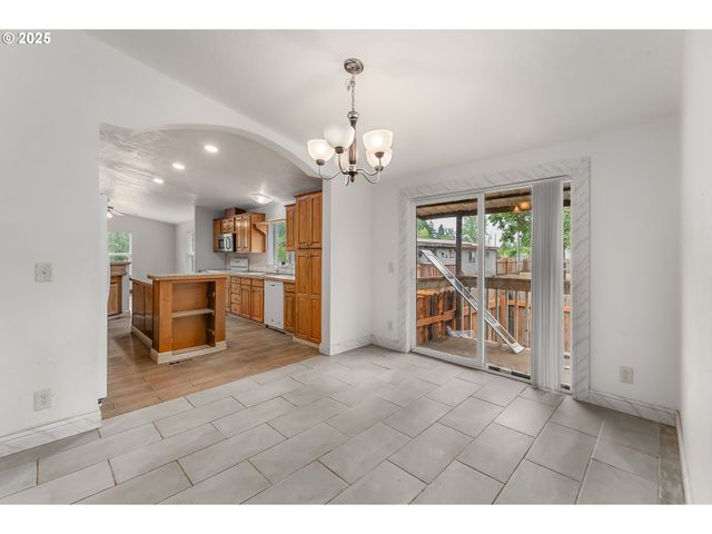 161 SOUTH Ave, Sutherlin, OR 97479