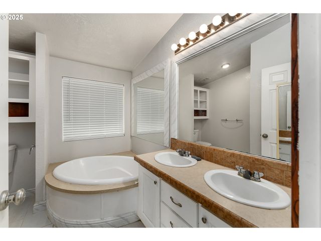 161 SOUTH Ave, Sutherlin, OR 97479