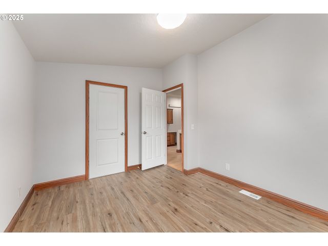 161 SOUTH Ave, Sutherlin, OR 97479