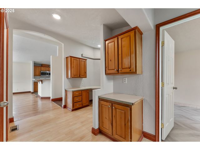 161 SOUTH Ave, Sutherlin, OR 97479