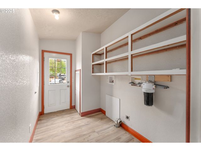 161 SOUTH Ave, Sutherlin, OR 97479