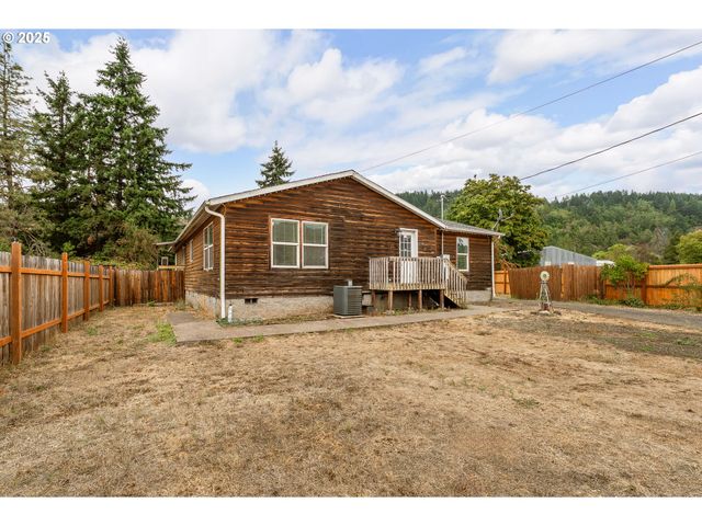 161 SOUTH Ave, Sutherlin, OR 97479
