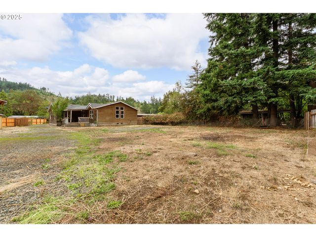 161 SOUTH Ave, Sutherlin, OR 97479