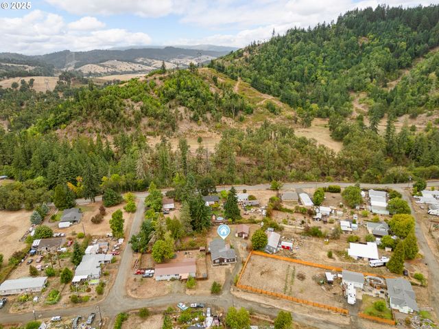 161 SOUTH Ave, Sutherlin, OR 97479