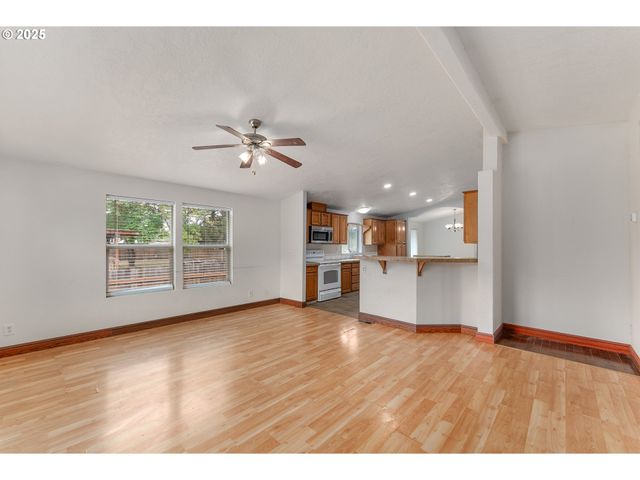 161 SOUTH Ave, Sutherlin, OR 97479