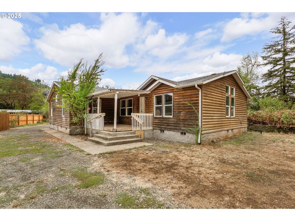 161 SOUTH Ave, Sutherlin, OR 97479