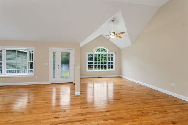 10 Zoe Lane, Newton, NH 03858