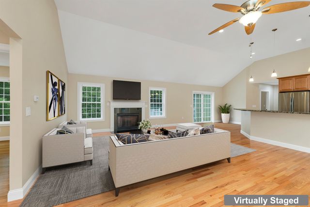 10 Zoe Lane, Newton, NH 03858