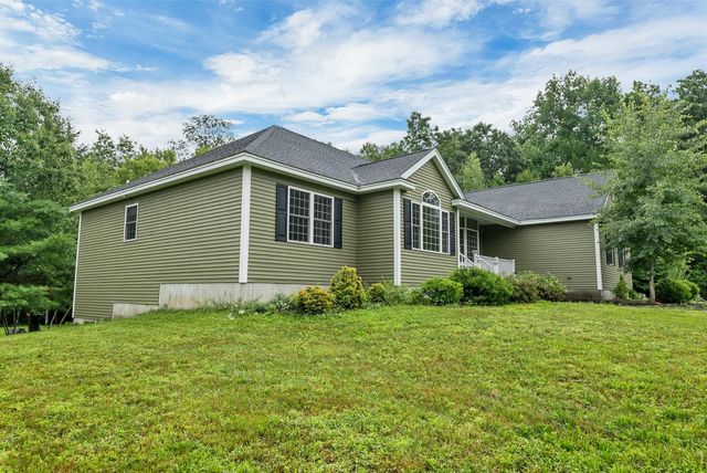 10 Zoe Lane, Newton, NH 03858