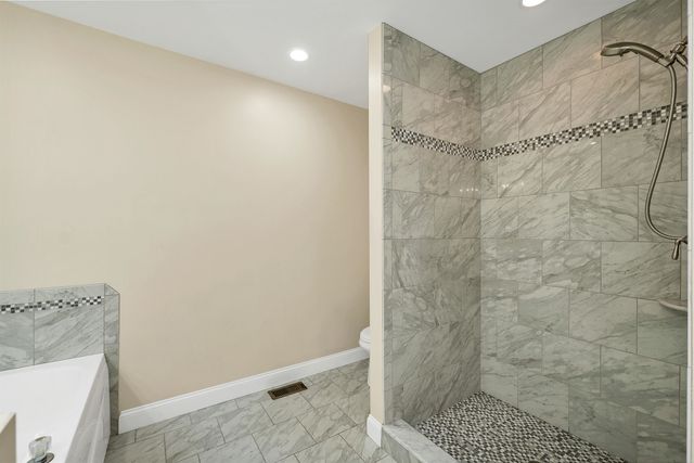 10 Zoe Lane, Newton, NH 03858