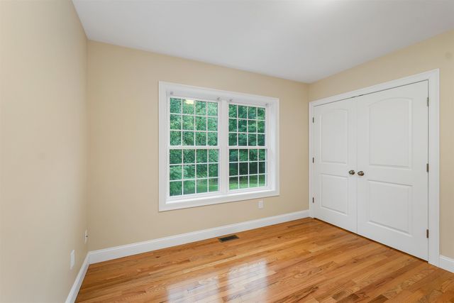 10 Zoe Lane, Newton, NH 03858