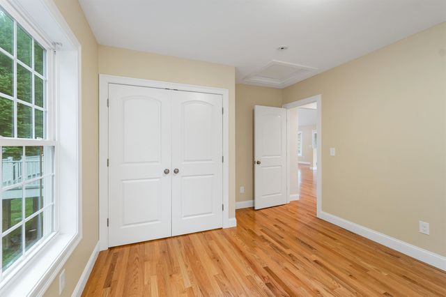 10 Zoe Lane, Newton, NH 03858