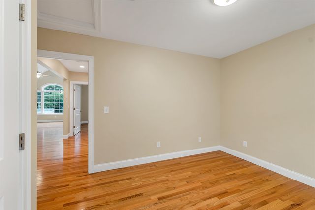 10 Zoe Lane, Newton, NH 03858