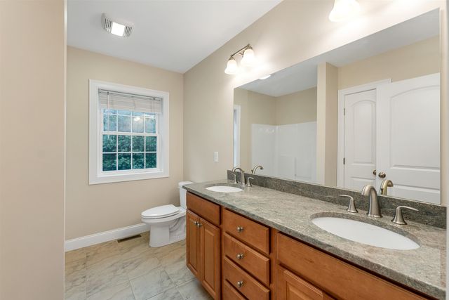 10 Zoe Lane, Newton, NH 03858