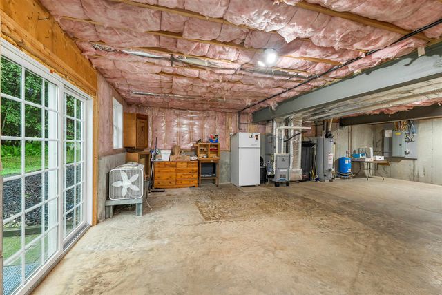 10 Zoe Lane, Newton, NH 03858