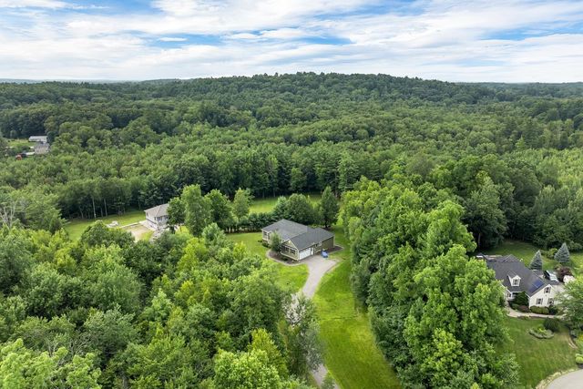 10 Zoe Lane, Newton, NH 03858