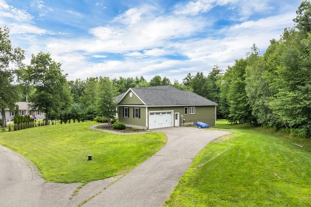 10 Zoe Lane, Newton, NH 03858