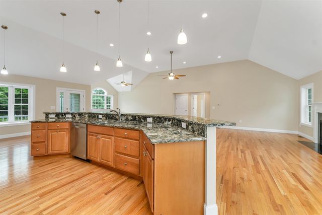 10 Zoe Lane, Newton, NH 03858