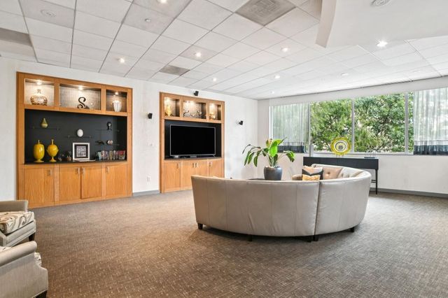 3338 Peachtree NE Road 2607, Atlanta, GA 30326
