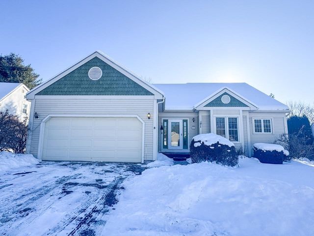 11 Walnut Lane, Essex Junction, VT 05452