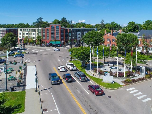 11 Walnut Lane, Essex Junction, VT 05452