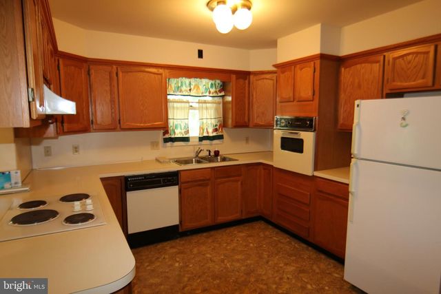 1370 WOODRIDGE DR, Middletown, PA 17057