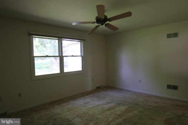 1370 WOODRIDGE DR, Middletown, PA 17057