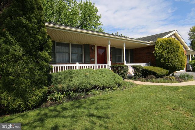 1370 WOODRIDGE DR, Middletown, PA 17057