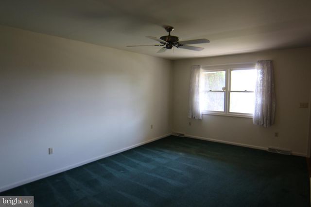 1370 WOODRIDGE DR, Middletown, PA 17057
