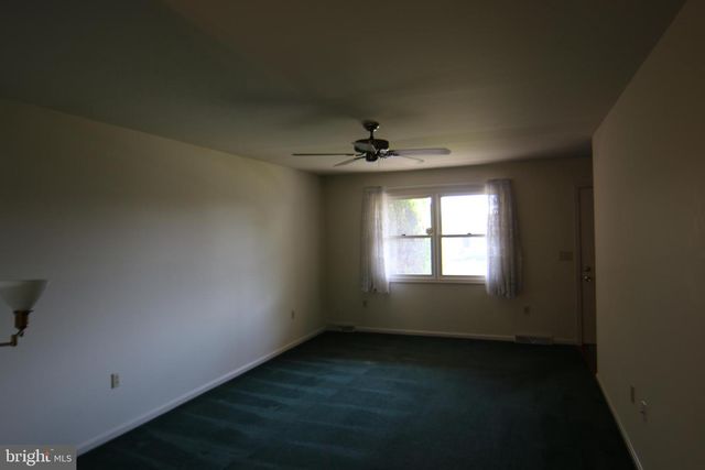 1370 WOODRIDGE DR, Middletown, PA 17057