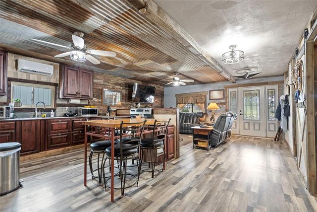 19254 N County Road 3360 Road, Stratford, OK 74872