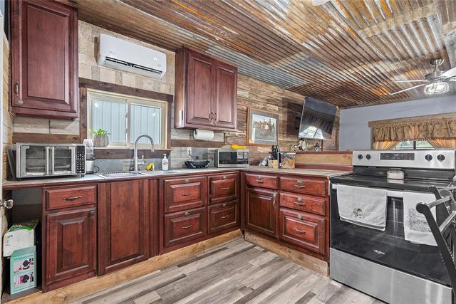 19254 N County Road 3360 Road, Stratford, OK 74872