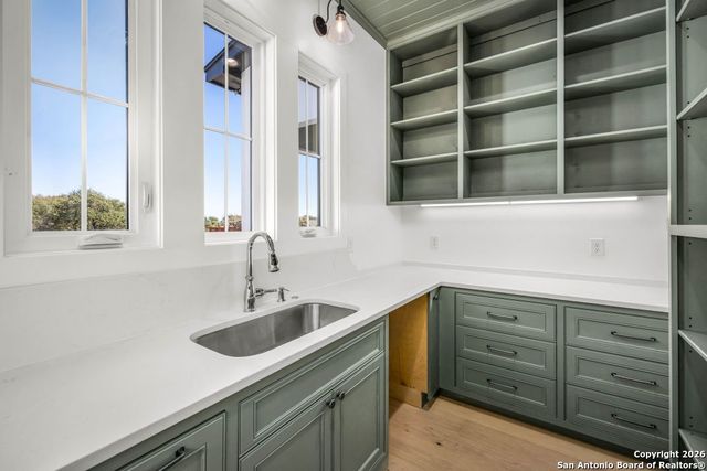 2026 Granada, New Braunfels, TX 78132