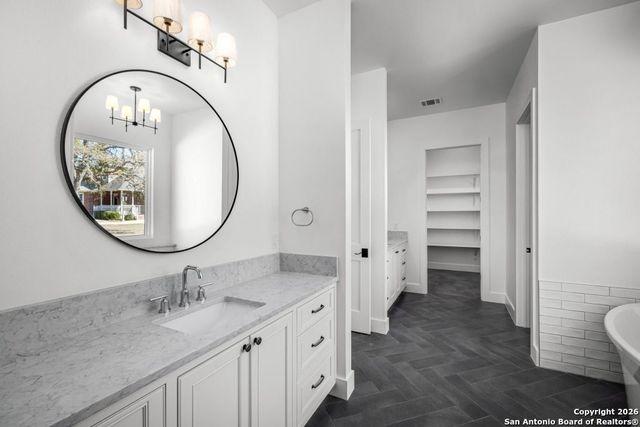 2026 Granada, New Braunfels, TX 78132