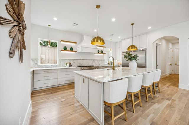 1811 Bermuda Street, Dallas, TX 75214