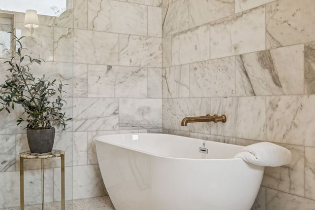 1811 Bermuda Street, Dallas, TX 75214