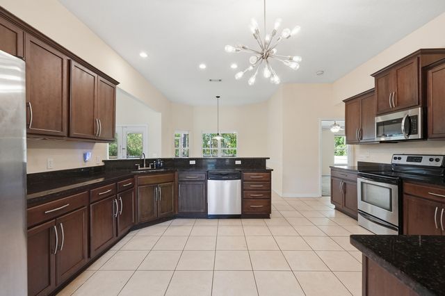 6556 Lansford Street, Navarre, FL 32566