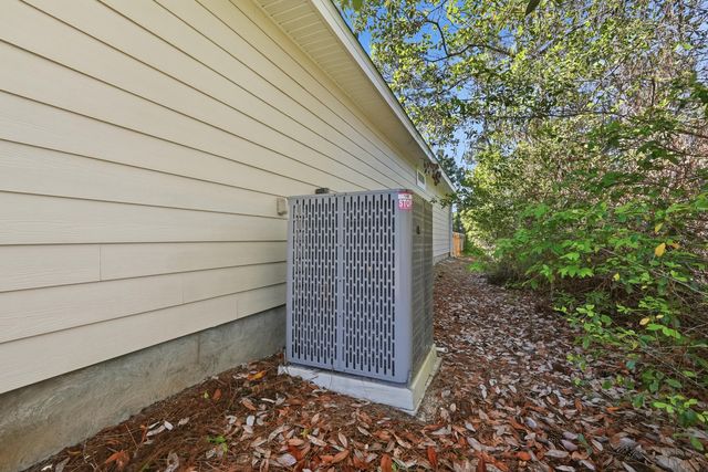 6556 Lansford Street, Navarre, FL 32566